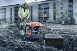 Łatwa obsługa i sterowanie zagęszczarką LG 204